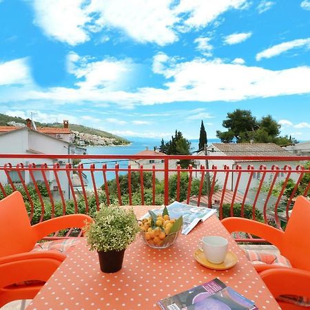 Apartment House Juretic - 50 M From The Beach Trogir Exterior foto