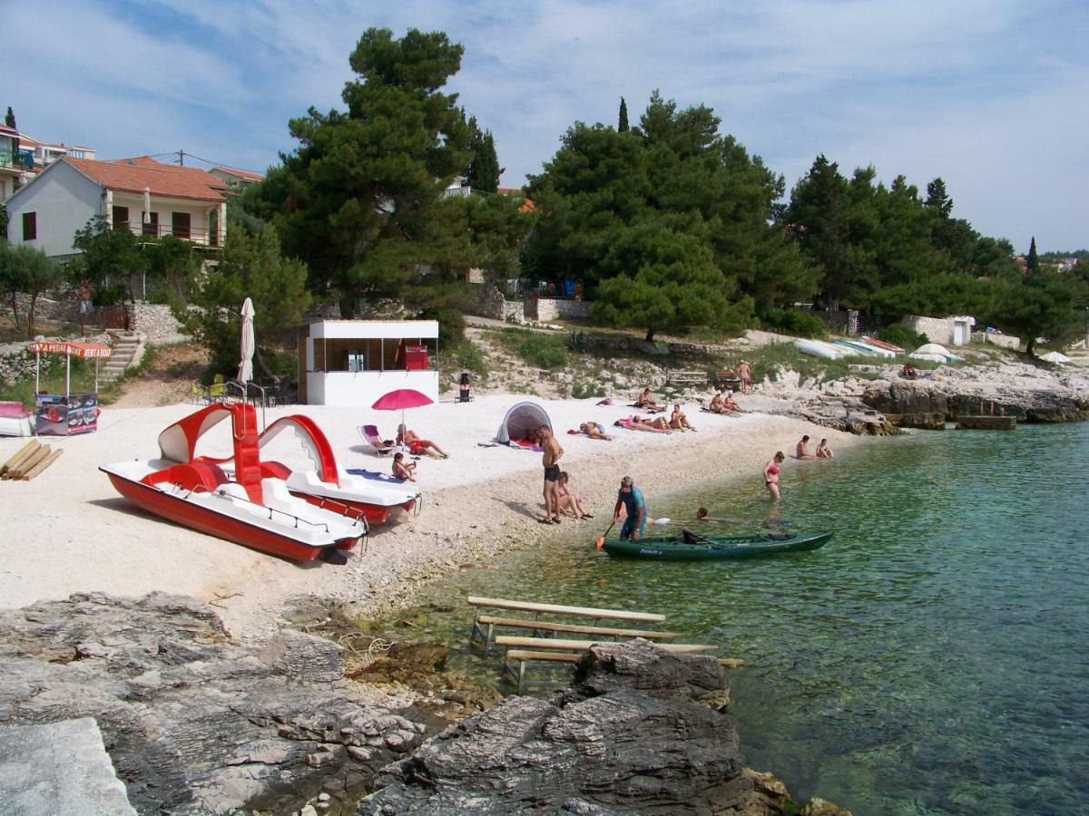 Apartment House Juretic - 50 M From The Beach Trogir Exterior foto