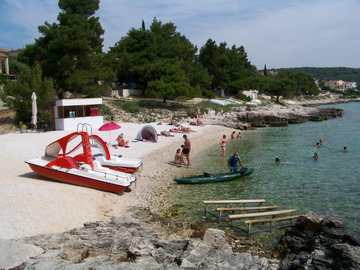Apartment House Juretic - 50 M From The Beach Trogir Exterior foto