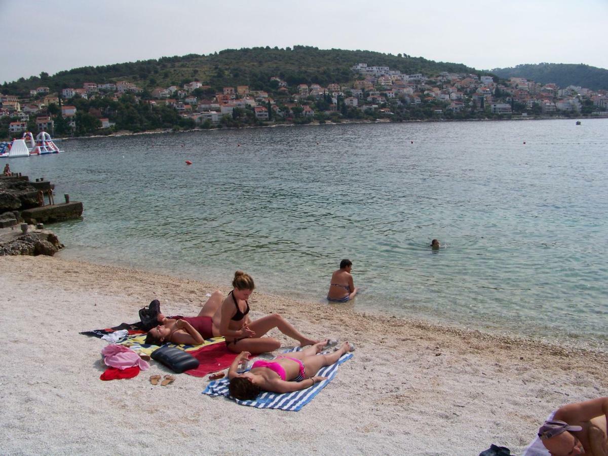 Apartment House Juretic - 50 M From The Beach Trogir Exterior foto