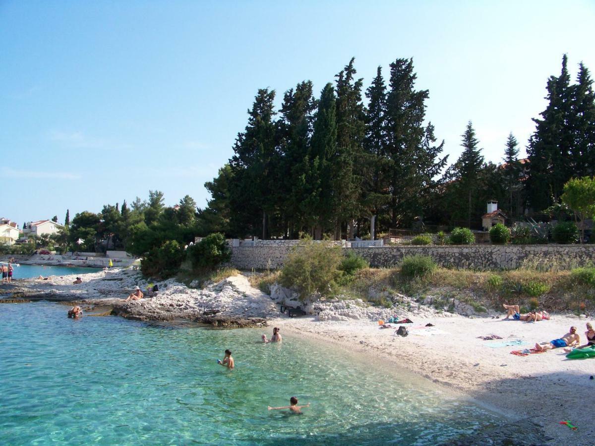 Apartment House Juretic - 50 M From The Beach Trogir Exterior foto