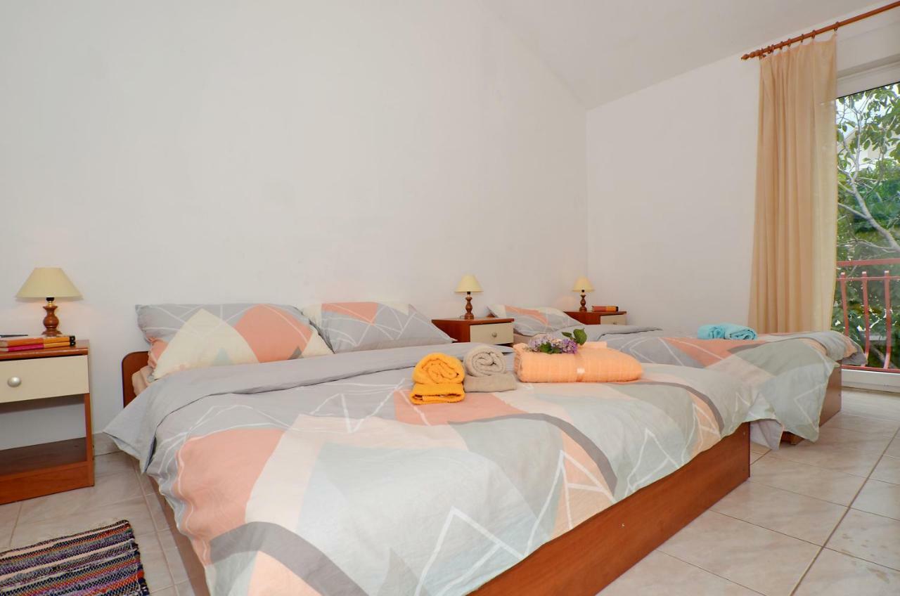 Apartment House Juretic - 50 M From The Beach Trogir Exterior foto
