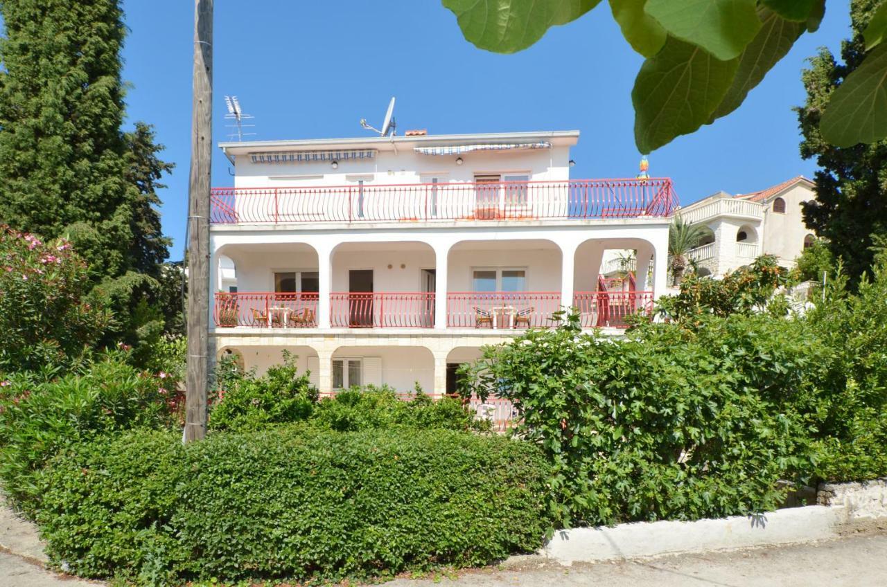 Apartment House Juretic - 50 M From The Beach Trogir Exterior foto