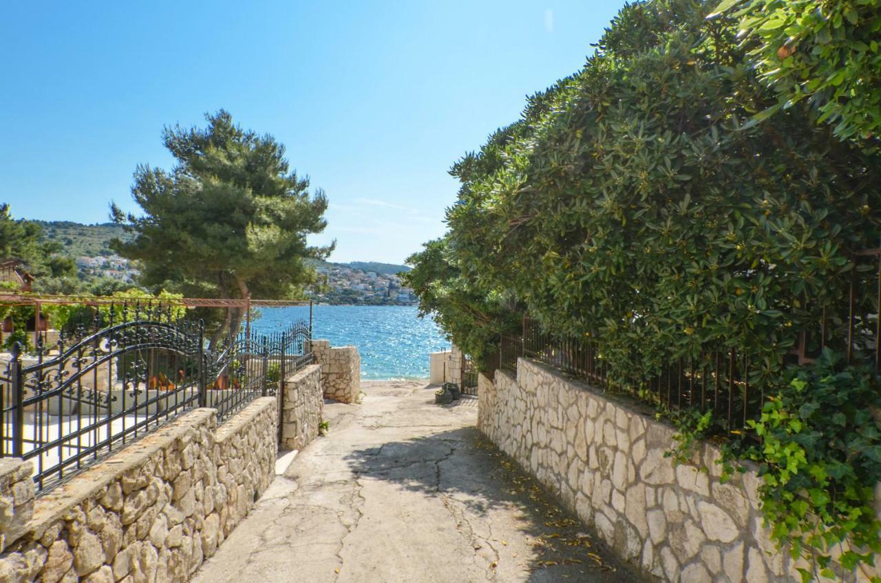 Apartment House Juretic - 50 M From The Beach Trogir Exterior foto
