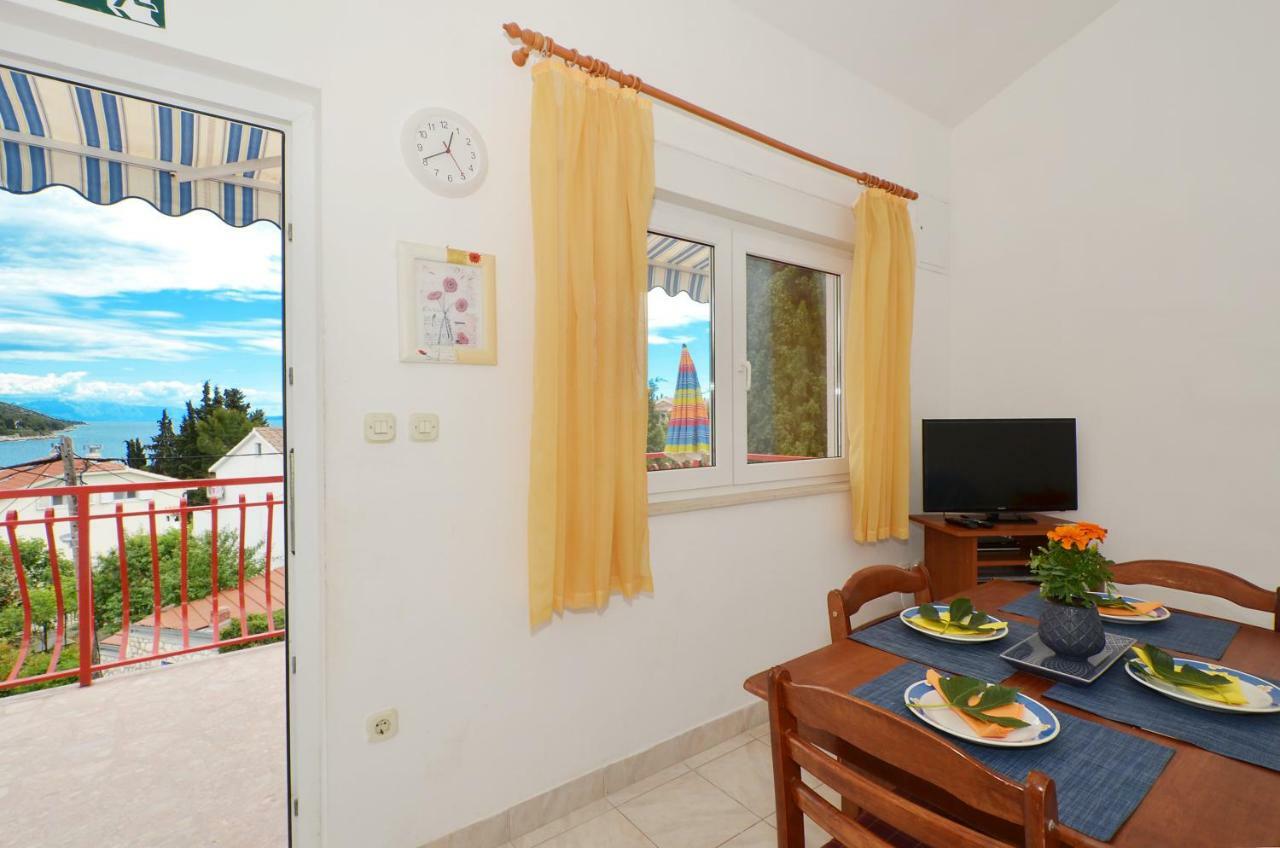 Apartment House Juretic - 50 M From The Beach Trogir Exterior foto