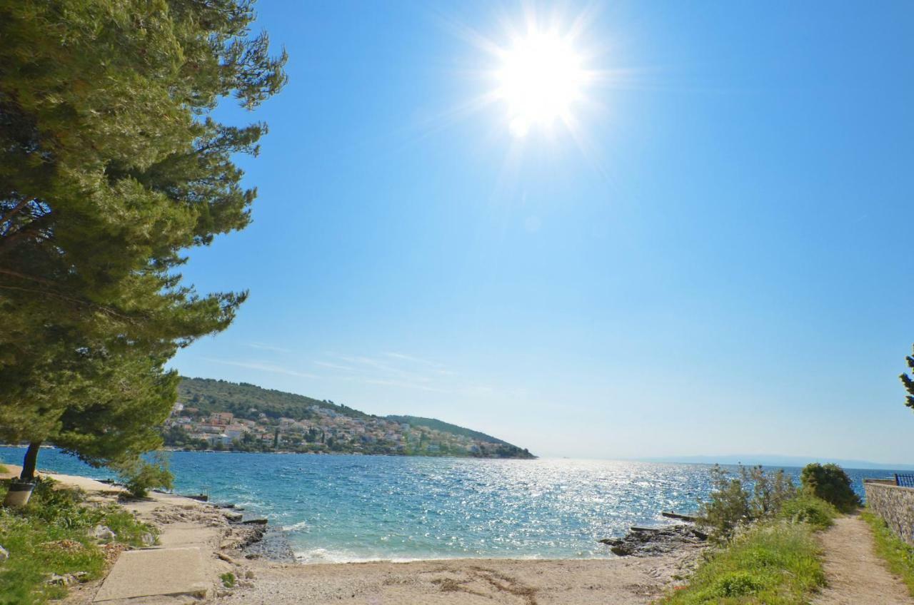 Apartment House Juretic - 50 M From The Beach Trogir Exterior foto